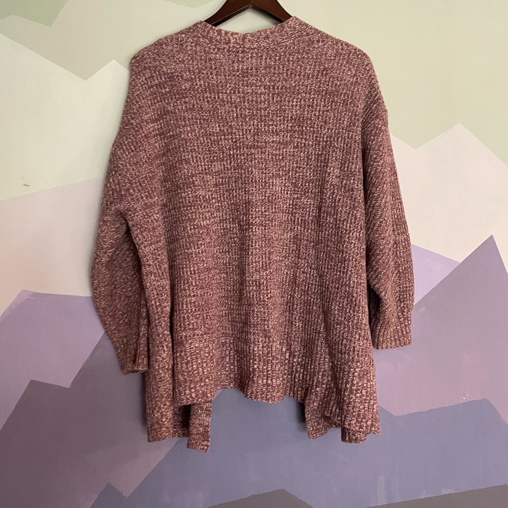 • chunky knit burgundy cardigan • - Picture 3 of 6